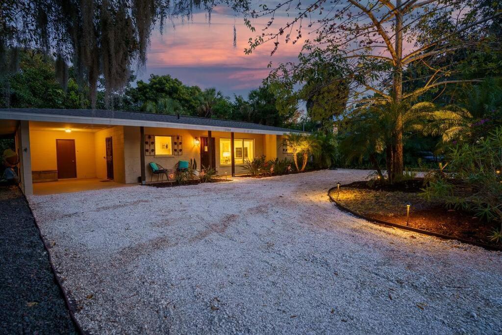 Beautiful Glam Mid-Century 1 Block From Sarasota Bay With Firepit Villa Exterior photo